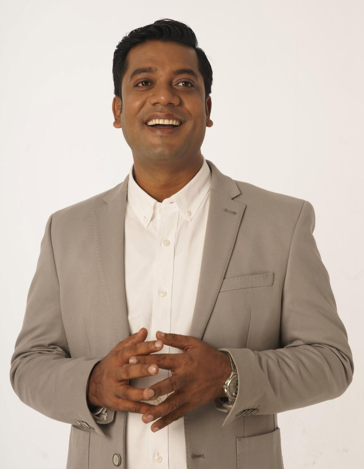 রবিউল ইসলাম নয়ন — সম্পাদক, দেশের আলো